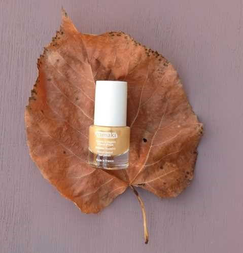 Esmalte de uñas Namaki Gold a base de agua