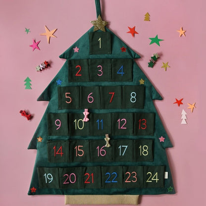Calendario de Adviento estrellado del árbol de Navidad