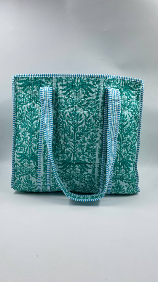 Bolso Jaipur acolchado reversible de algodón hecho a mano - Flores verdes y azules
