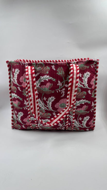 Bolso Jaipur acolchado reversible de algodón hecho a mano - Flores rojas y rosas