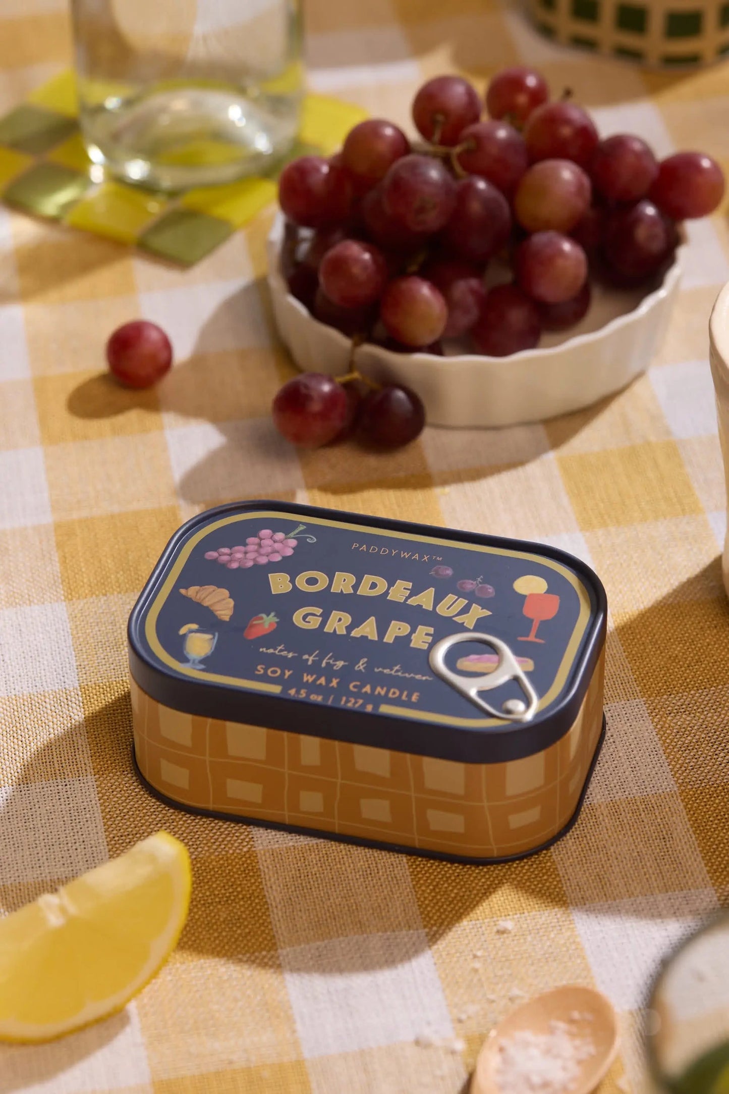 Vela de estaño con estampado de uvas de Burdeos - Paddywax